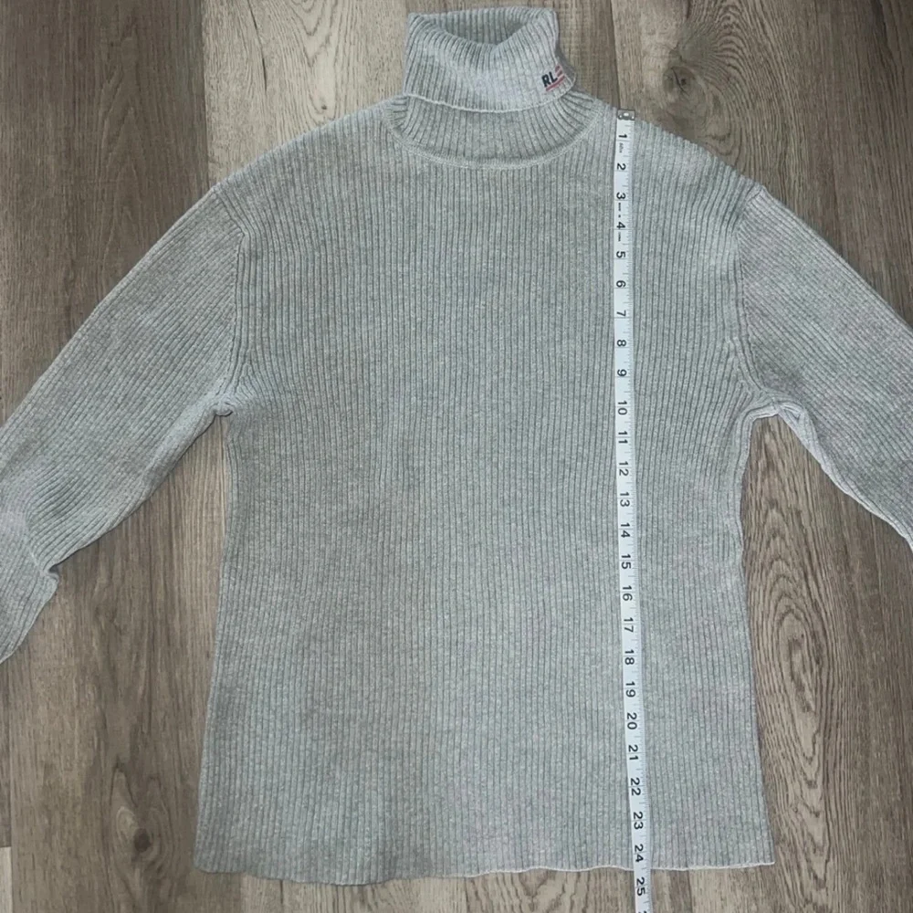 Polo by Ralph Lauren Light Gray Ribbed Turtleneck Sweater with RL Flag Logo - Picture 6 of 9
